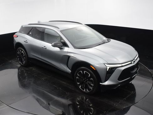 New 2025 Chevrolet Blazer EV RS image 17