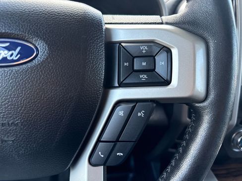 Used 2018 Ford F150 Lariat w/ Equipment Group 502A Luxury AWD/4WD image 16