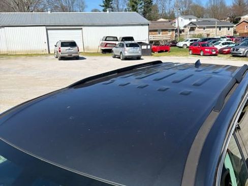 Used 2020 Chevrolet Traverse LT image 3