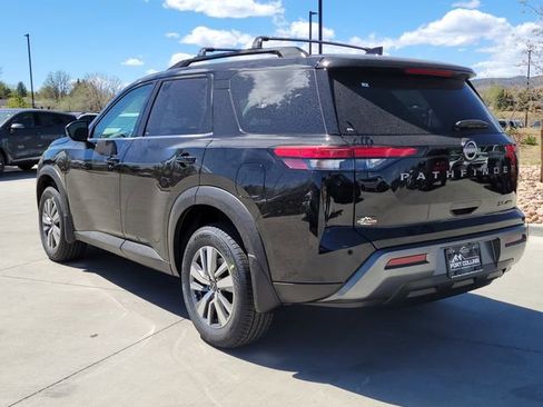 New 2026 Nissan Pathfinder SL image 3