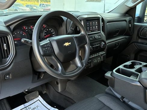 Used 2025 Chevrolet Silverado 2500 Custom w/ Custom Value Package AWD/4WD image 11