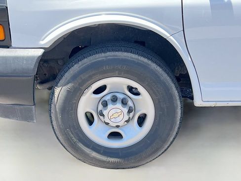 Used 2022 Chevrolet Express 2500 LS w/ Driver Convenience Package RWD image 28