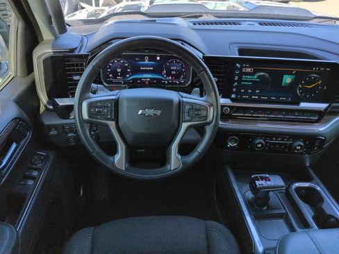 Used 2023 Chevrolet Silverado 1500 LT Trail Boss AWD/4WD image 15