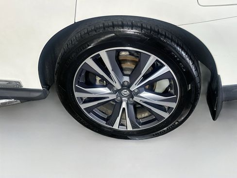 Used 2020 Nissan Pathfinder Platinum w/ Cargo Package image 11