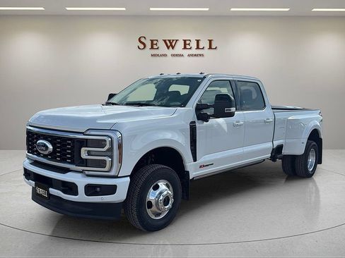 Used 2025 Ford F350 Platinum AWD/4WD image 1