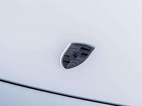 Used 2025 Porsche Macan Turbo Electric AWD/4WD image 11