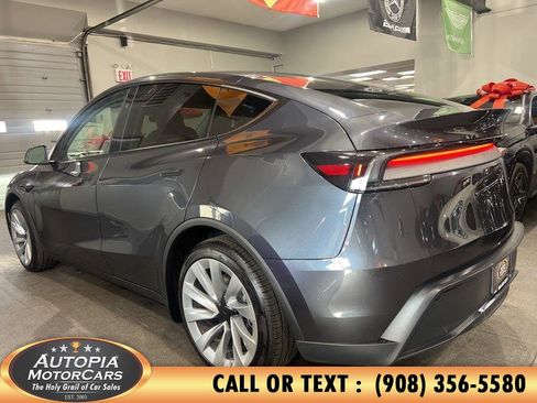Used 2026 Tesla Model Y 2WD image 38
