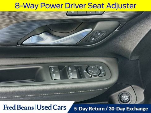 Used 2023 GMC Terrain SLT image 22