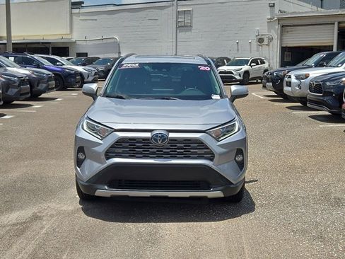 Used 2020 Toyota RAV4 Limited AWD/4WD image 2