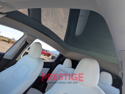 Used 2021 Tesla Model Y Long Range AWD/4WD image 27