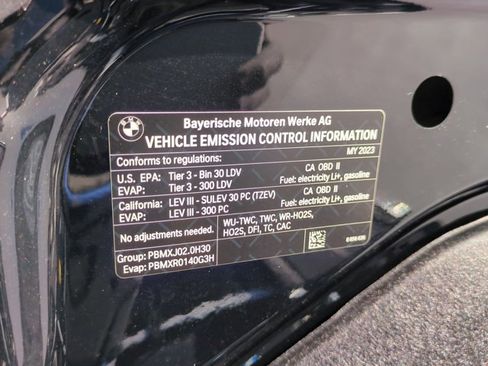 Certified 2023 BMW 530e w/ Convenience Package image 27