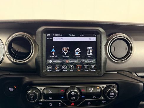 Used 2023 Jeep Gladiator Sport AWD/4WD image 18