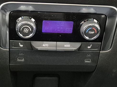 New 2026 Chevrolet Suburban Premier image 22