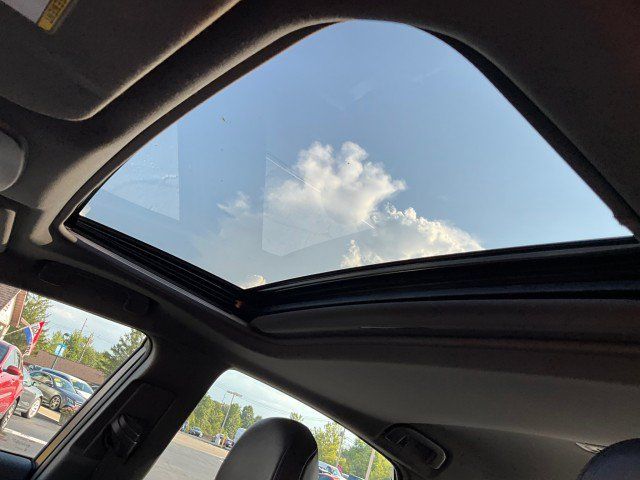 Used 2019 Toyota Avalon XLE w/ Moonroof Package FWD image 17