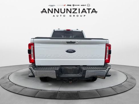 Used 2023 Ford F250 Lariat w/ Chrome Package image 4