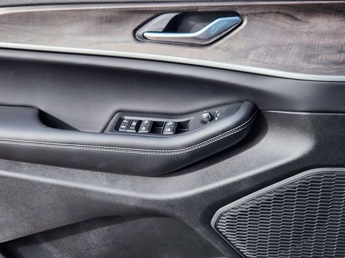 New 2026 Jeep Grand Cherokee Altitude AWD/4WD image 9