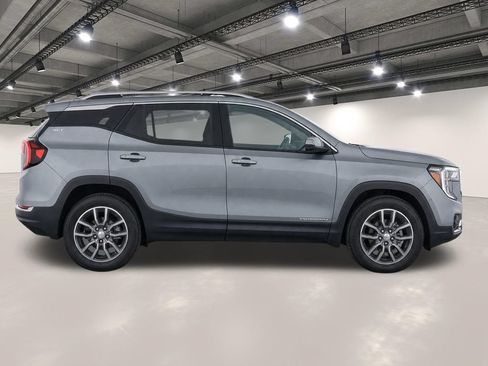 Used 2024 GMC Terrain SLT FWD image 7