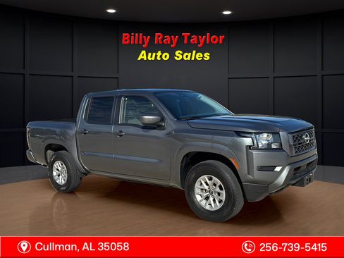 Used 2024 Nissan Frontier SV image 14