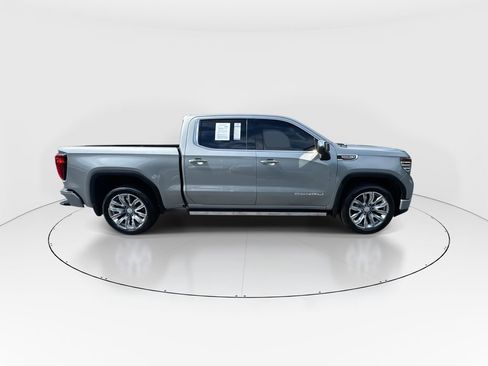 Used 2025 GMC Sierra 1500 Denali AWD/4WD image 9