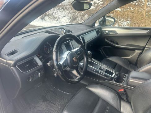 Used 2015 Porsche Macan Turbo image 10