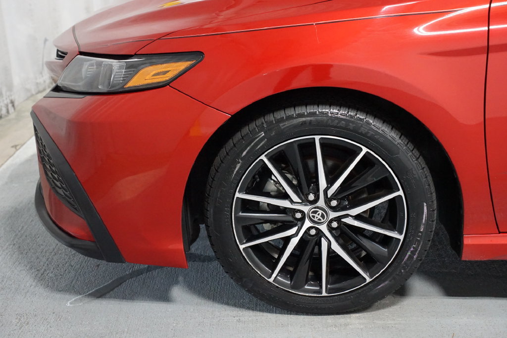 Certified 2024 Toyota Camry SE FWD image 5