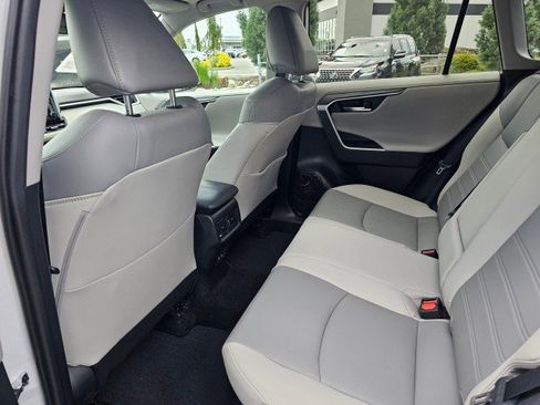 Used 2020 Toyota RAV4 Limited image 20