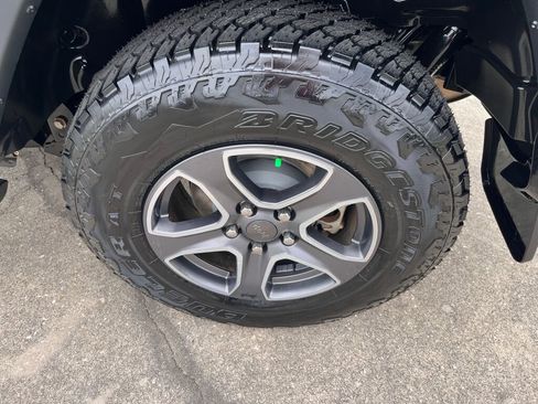 Used 2018 Jeep Wrangler Unlimited Sport S image 23