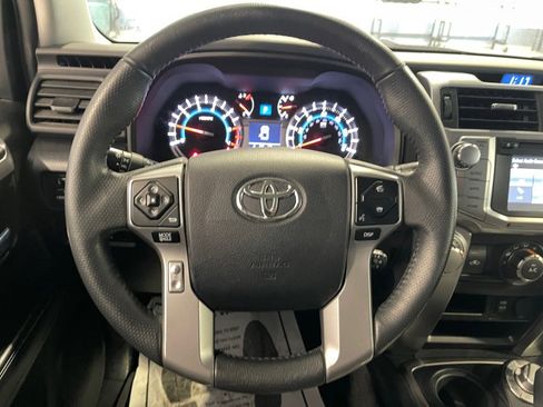 Used 2018 Toyota 4Runner SR5 Premium image 19