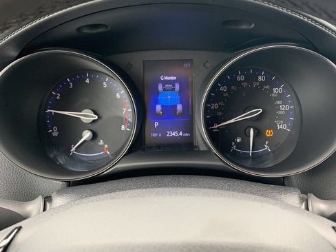 Used 2018 Toyota C-HR XLE FWD image 7