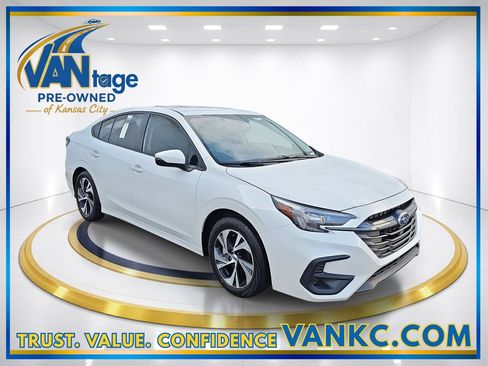 Certified 2025 Subaru Legacy Premium AWD/4WD image 3