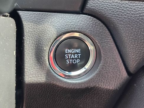 Used 2024 Toyota RAV4 XLE AWD/4WD image 19