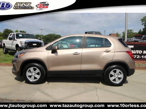 Used 2018 Chevrolet Trax LS AWD/4WD image 4
