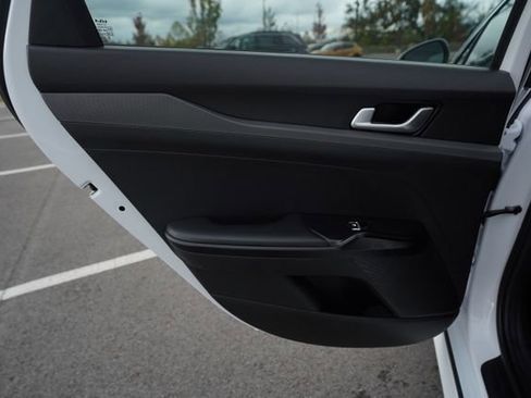 Used 2022 Kia K5 LXS image 16