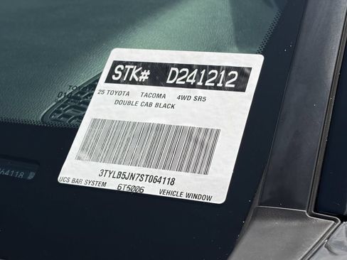 Certified 2025 Toyota Tacoma SR5 AWD/4WD image 40