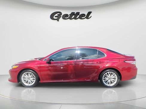 Used 2018 Toyota Camry XLE FWD image 8
