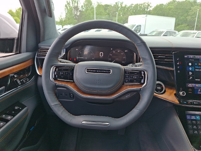 Used 2022 Jeep Grand Wagoneer Series III w/ Flexible Seating Group AWD/4WD image 19