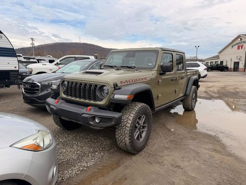 Used 2026 Jeep Gladiator Mojave image 1