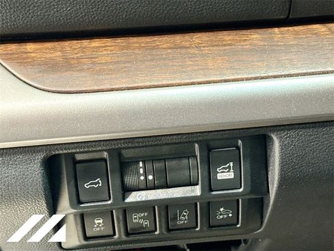 Used 2019 Subaru Outback 2.5i Limited w/ Popular Package #2 image 10
