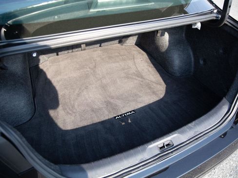 Used 2025 Nissan Altima 2.5 SV FWD image 23