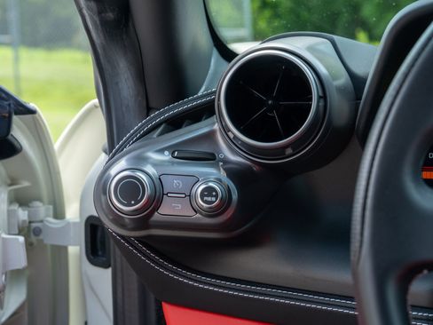 Used 2022 Ferrari F8 Tributo RWD image 30