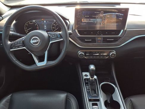 Used 2024 Nissan Altima 2.5 SL FWD image 13