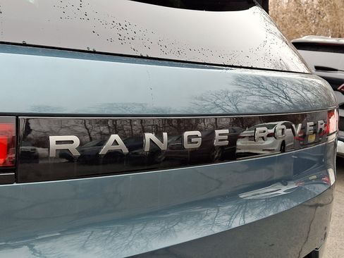 Used 2024 Land Rover Range Rover Sport SE image 29