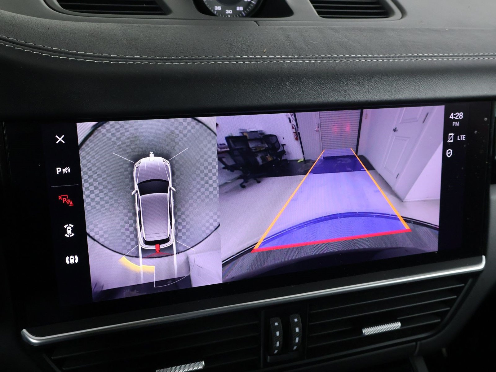 Certified 2023 Porsche Cayenne GTS AWD/4WD image 17