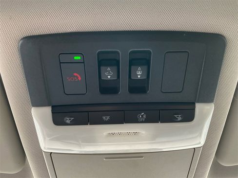 Used 2023 Nissan Rogue Platinum w/ Platinum Premium Package image 11