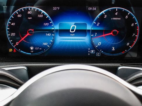 Used 2022 Mercedes-Benz GLB 250 4MATIC image 17