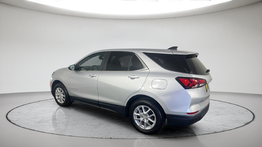 Used 2022 Chevrolet Equinox LT w/ Driver Convenience Package AWD/4WD image 12