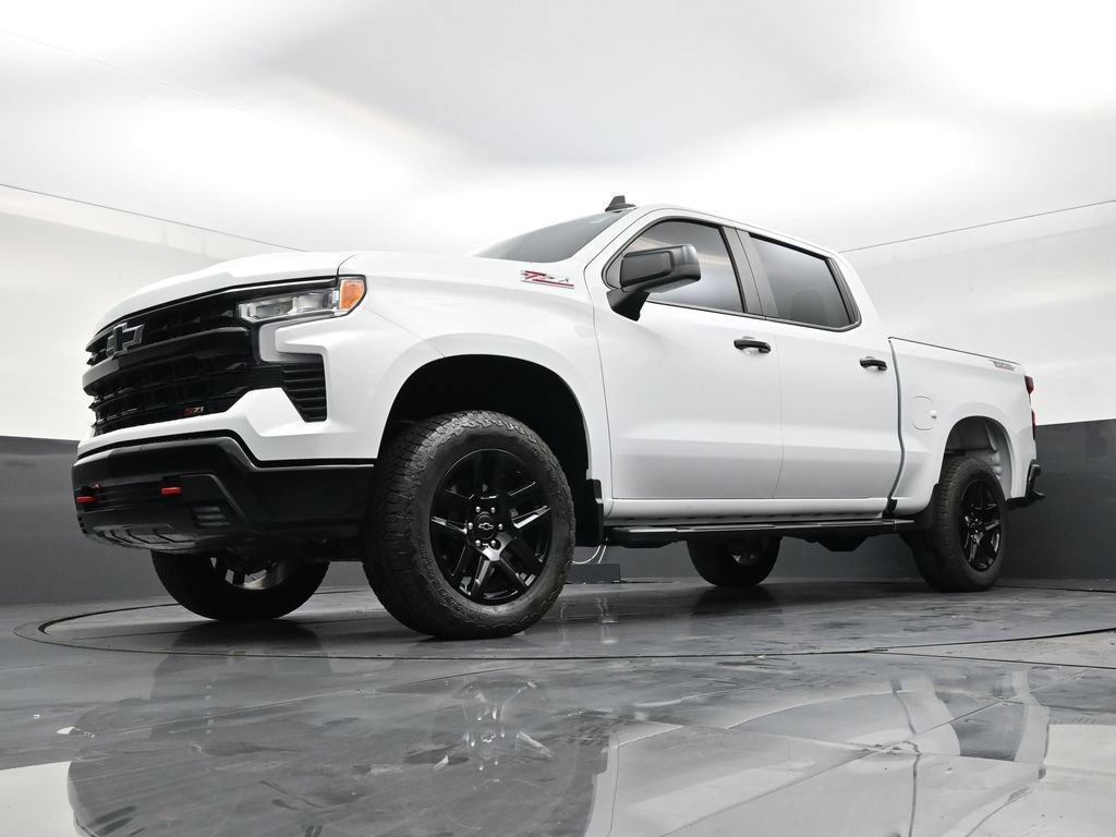 Used 2025 Chevrolet Silverado 1500 LT Trail Boss w/ LT Trail Boss Premium Package AWD/4WD image 17