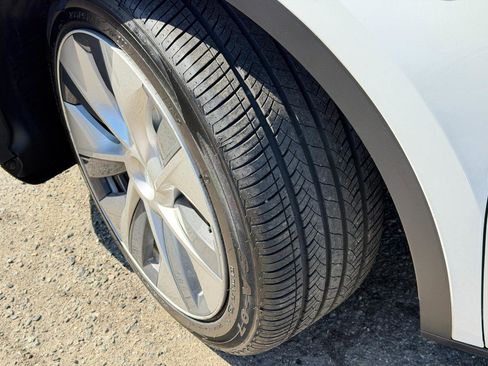 Used 2021 Tesla Model Y Long Range image 68