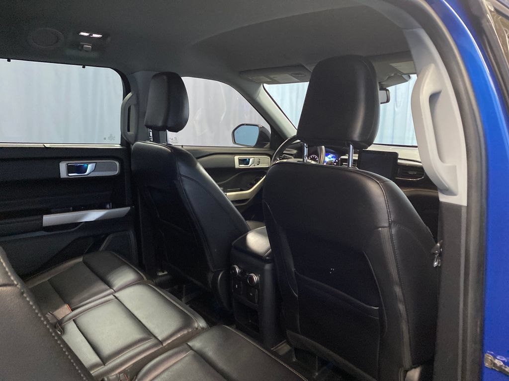 Used 2021 Ford Explorer Limited AWD/4WD image 37