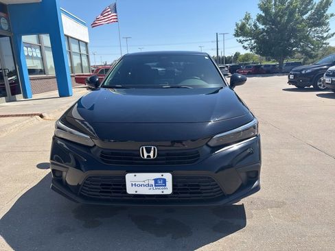 Used 2022 Honda Civic Sport image 2
